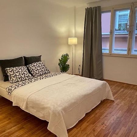 Mariahilfer Street Apartment Viena Exterior foto
