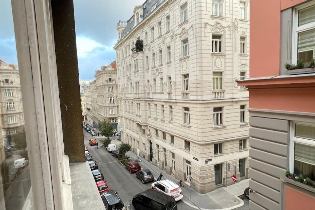 Mariahilfer Street Apartment Viena Exterior foto